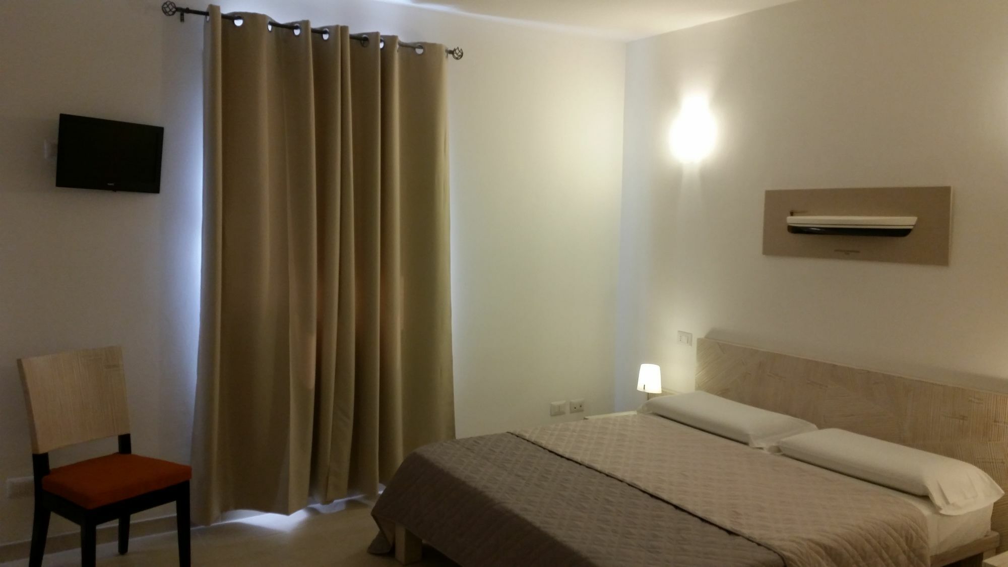 La Casa Di Pier Hotel Olbia Buitenkant foto