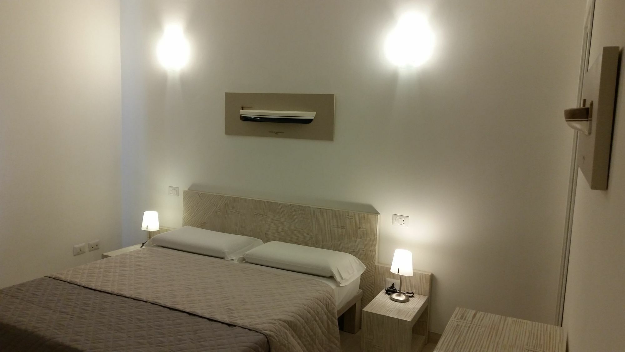 La Casa Di Pier Hotel Olbia Buitenkant foto